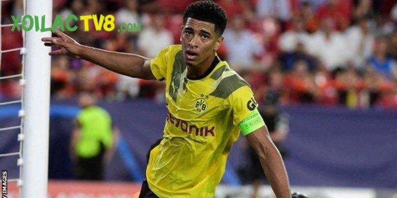Jude Bellingham ra mắt đội một khi 16 tuổi